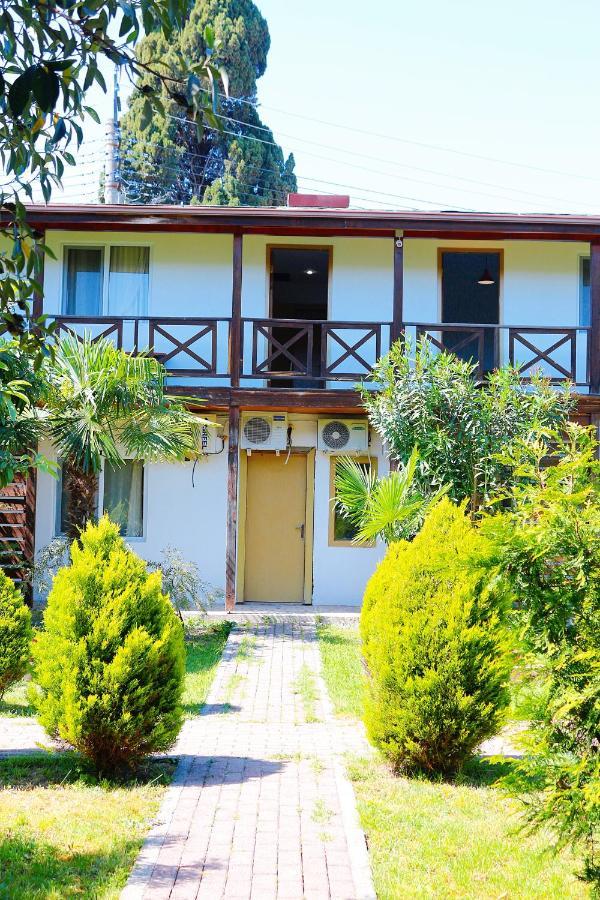 Guest House Alashara Pizunda Bagian luar foto